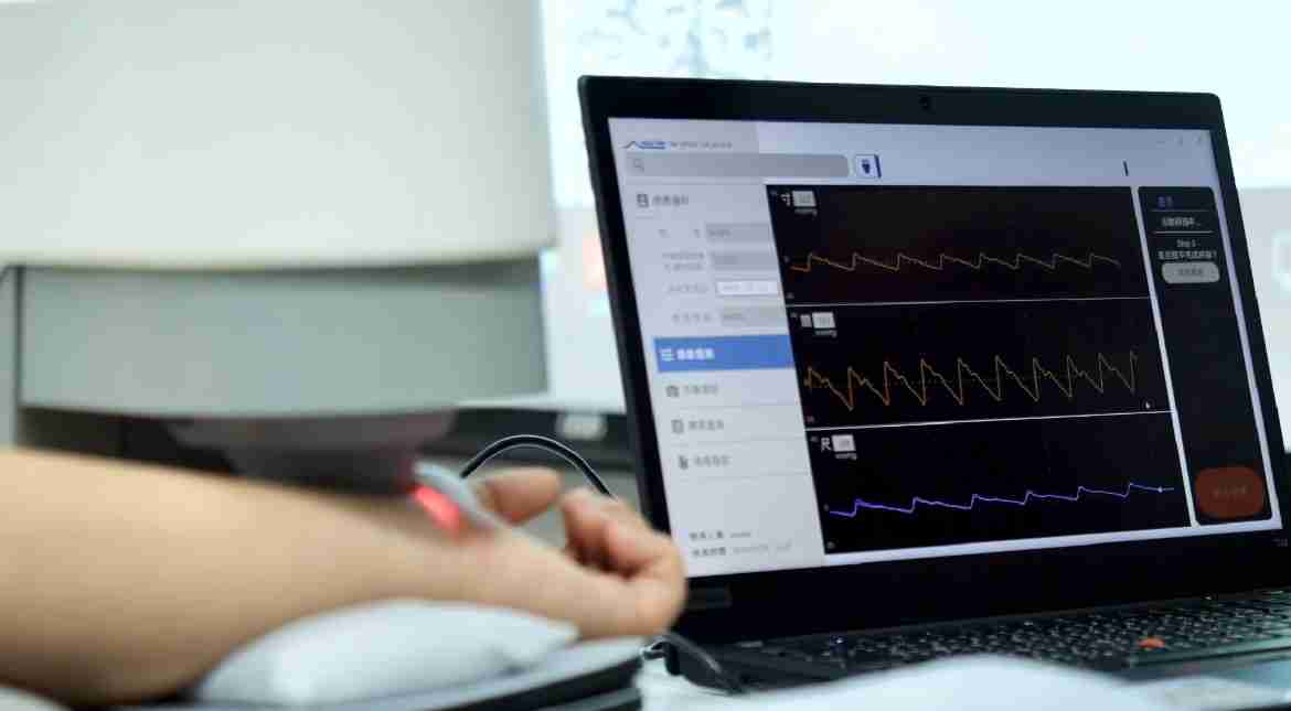 EBpay耘康以高解析与拟真的显示技术，，，将其应用于中医检测，，，，提供“中医数位化检测方案”，，，，使传统中医检测结果数据化与可视化