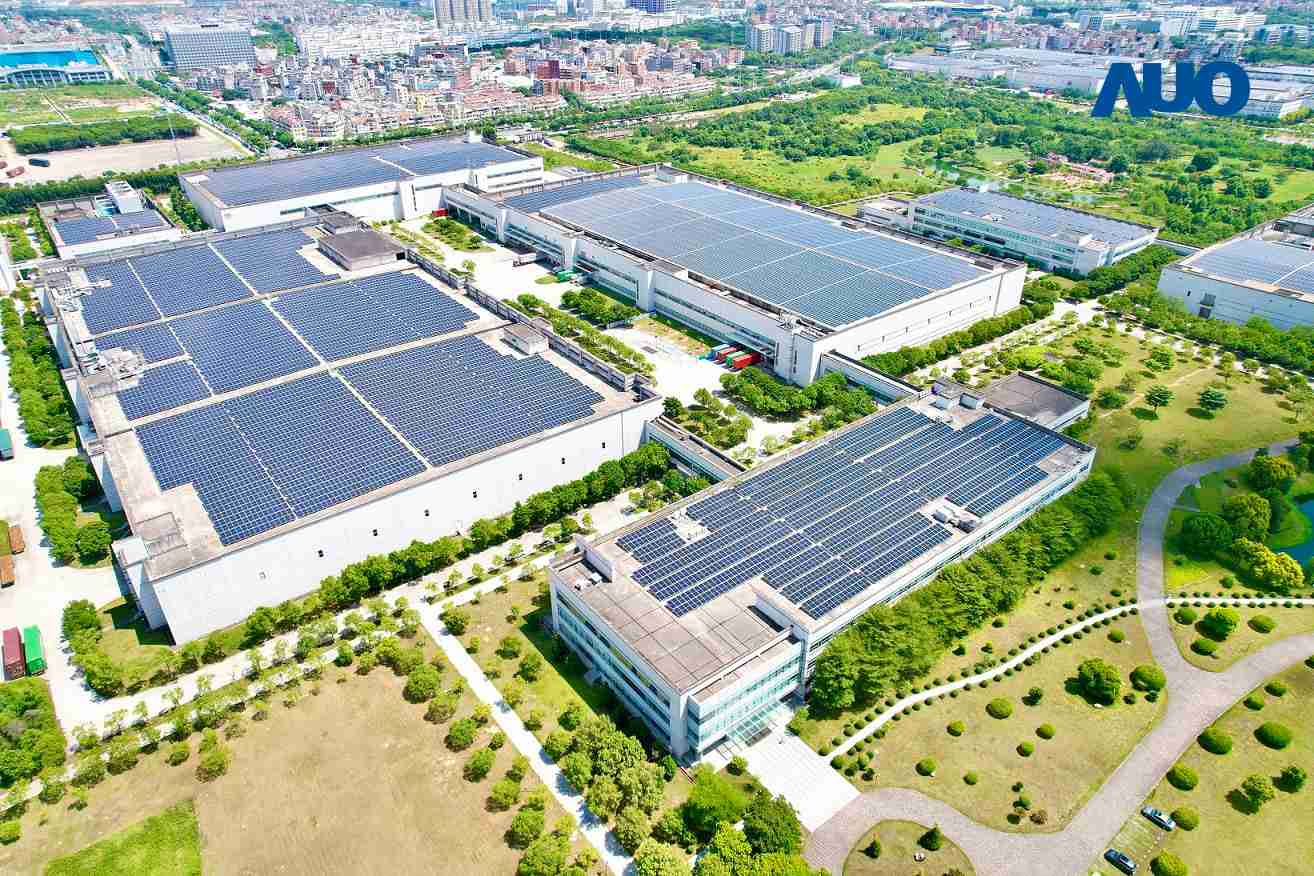 EBpay厦门推动智能制造同时，，，透过绿电创能纵深推进绿色转型，，，，厂区全屋顶铺设太阳能光伏板，，，每年太阳能发电 2,600多万度